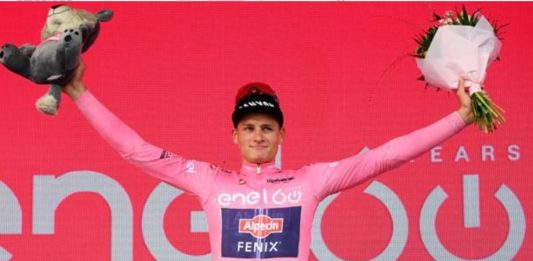 Giro d’Italia 2022: Prima tappa e Maglia Rosa a Van Der Poel