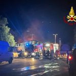 Caronia, incendio presso capannoni industriali