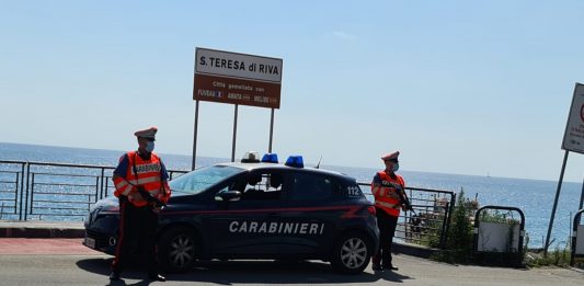Santa Teresa di Riva: abbandona l’auto rubata dopo aver urtato due auto in sosta