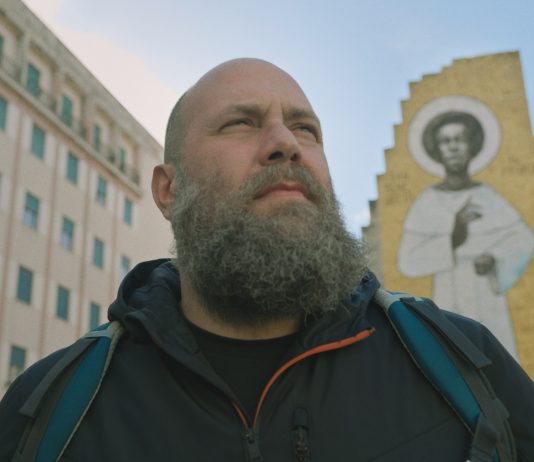 Al Multisala Iris di Messina proiezione speciale de “Il gabbiano più inutile del mondo” di Giuseppe Lanno con l’artista Igor Scalisi Palminteri