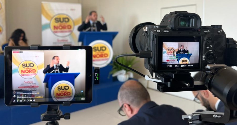 Cateno De Luca pensa alle Europee, a Salerno si parla di alleanze ...