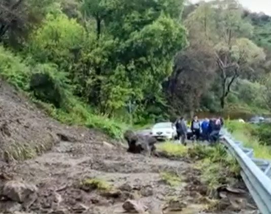 Pioggia e frane nel Messinese, isolata Antillo, danni a Santa Teresa Riva