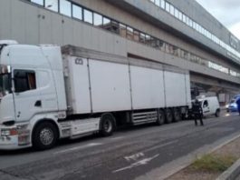 Messina, furgone si scontra con un tir in via La Farina: nessun ferito
