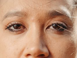 Malattie cutanee e psiche: quando le emozioni colpiscono la pelle