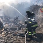 Domenica di fuoco a Messina: fiamme avvolgono l’isola ecologica di Zafferia e bruciano Pistunina