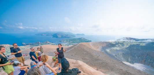 FESTIVAL VOLCANIC ATTITUDE, arte e scienza si incontrano tra Vesuvio e Vulcano