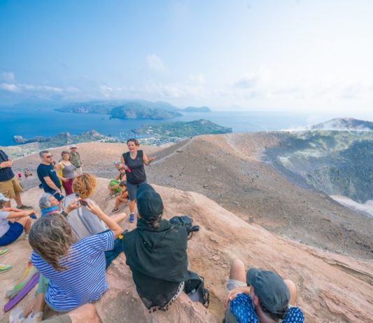 FESTIVAL VOLCANIC ATTITUDE, arte e scienza si incontrano tra Vesuvio e Vulcano