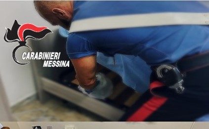 Taormina, arrestato 31enne che nascondeva droga sotto il materasso