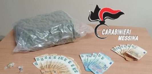 In giro senza patente e con quasi due kg di marijuana, arrestato dai CC