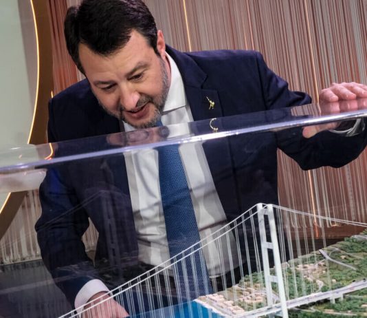 Un Ponte di carte che crolla sotto il peso della Corte dei Conti