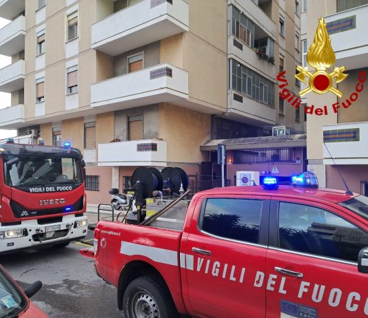Incendio in un appartamento a Messina: Vigili del fuoco evacuano 25 famiglie