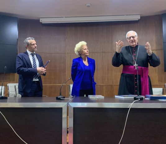 L’arcivescovo Mons. Accolla in visita alla sede di C&T: “Una realtà imprenditoriale in cui si respira aria di famiglia”
