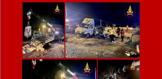 Incidente stradale a Scala Ritiro: conducente ferito, intervento dei Vigili del Fuoco