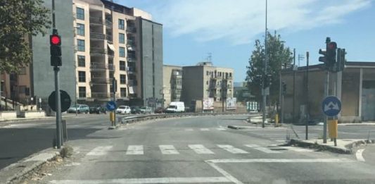 Investe una donna e fugge, l’appello per identificare il pirata della strada