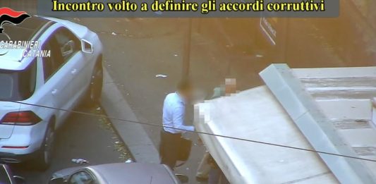 Mafia, corruzione e voto di scambio, arrestato il sindaco di Tremestieri Etneo, sospeso l’assessore regionale Sammartino