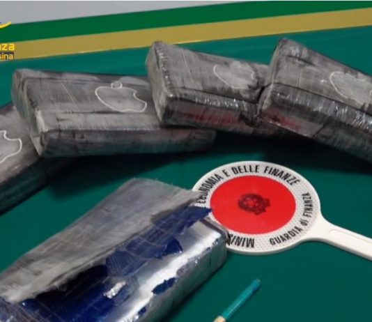 Sequestrati 5 kg di cocaina sullo Stretto di Messina