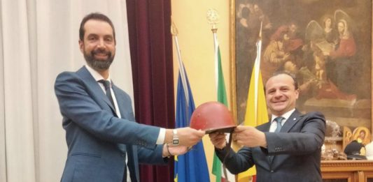 Il “diritto” che viene trasformato in ” favore” e la “Democrazia avvelenata”