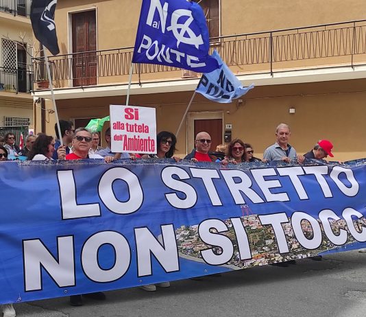 Un Ponte di NO nello Stretto: in migliaia contro il “bluff” di Salvini