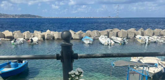 Neonata trovata morta a Villa San Giovanni: la sindaca Caminiti “la chiameremo Viola”