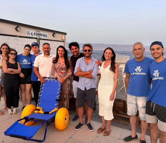 Le persone con disabilità potranno accedere al mare più comodamente grazie alla sedia JOB donata dall’Associazione Nino Cucinotta a un lido di Santa Margherita