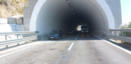 A18, dopo nove anni riapre il tratto interessato dalla frana di Letojanni. Schifani: «Autostrada più sicura e con meno disagi»
