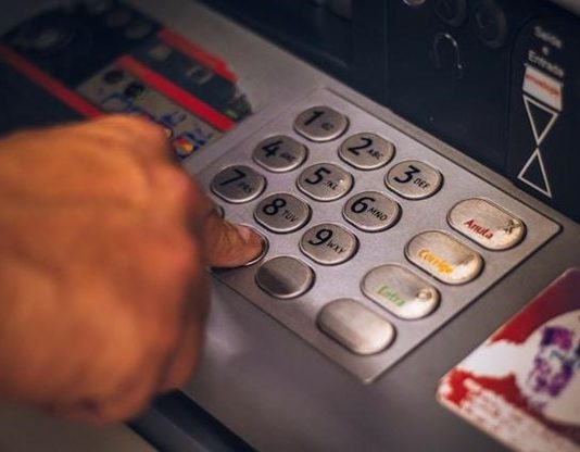 Come scegliere un conto corrente per minorenni: vantaggi e caratteristiche