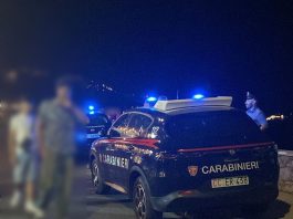 Controlli straordinari dei Carabinieri. 4 denunce e 2 persone segnalate quali assuntrici di droghe. Controllate tre attività commerciali di ristorazione