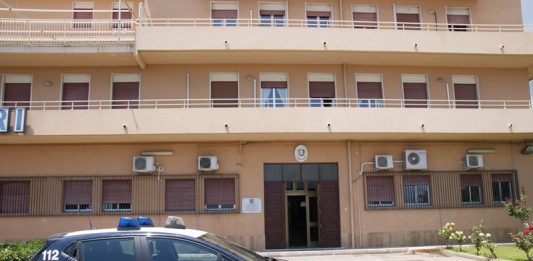 Pusher beccato mentre cedeva dosi di crack, arrestato dai Carabinieri