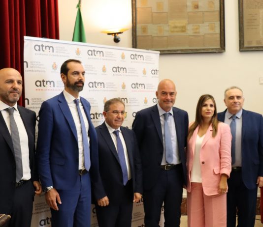 Comune e Atm rilanciano l’abbonamento MoveMe: 50 euro per viaggiare un anno intero con i mezzi pubblici