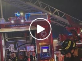 Incendio all’alba a Messina: fiamme distruggono due baracche in via Taormina (video)
