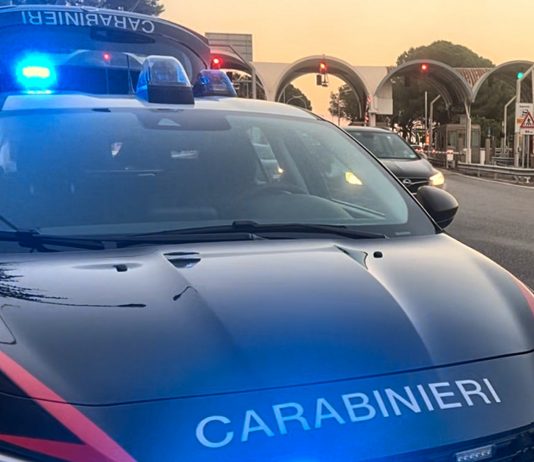 Crack nascosto tra i fazzolettini: coppia fermata e arrestata dai Carabinieri