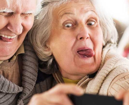 A scuola di telefonino: corso gratuito per ultra 65enni al Palacultura