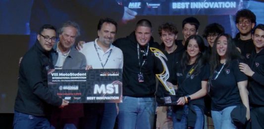 Messina corre veloce: Stretto in Carena vince il premio Innovazione alla MotoStudent