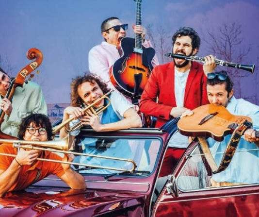 Caronte & Tourist porta i Patagarri a Messina per un concerto gratuito: la musica e la solidarietà di “Onde Sonore” arrivano in Piazza Duomo