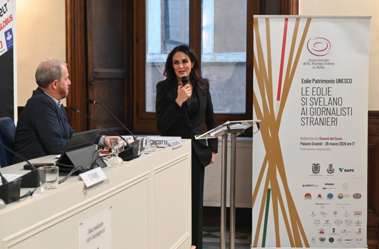 Maria Grazia Cucinotta ambasciatrice delle Eolie: “Un luogo dove ricominciare a vivere”