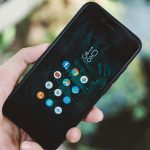 Smartphone e nuove abitudini: com’è cambiata la nostra vita negli anni 2000