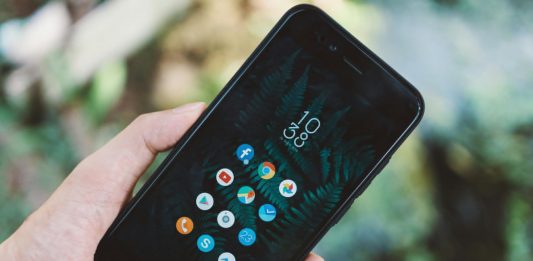 Smartphone e nuove abitudini: com’è cambiata la nostra vita negli anni 2000