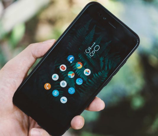 Smartphone e nuove abitudini: com’è cambiata la nostra vita negli anni 2000