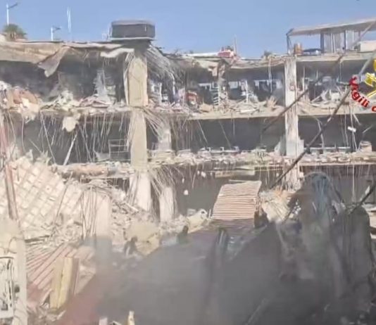Pistunina, palazzina crollata: si scava tra le macerie, sette i dispersi accertati