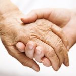 Messina Social City, la denuncia: “Servizi ridotti e un’anziana di 86 anni lasciata senza assistenza”