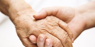 Messina Social City, la denuncia: “Servizi ridotti e un’anziana di 86 anni lasciata senza assistenza”